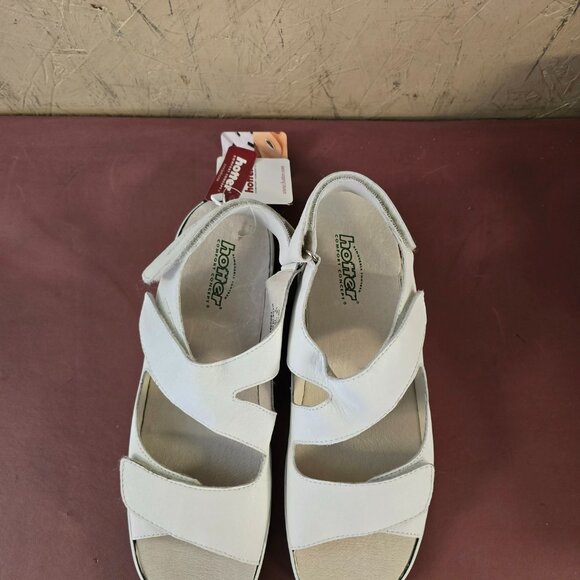 New Womens White Leather Adjustable Strap Sandals Size  8 and10 - Picture 5 of 5